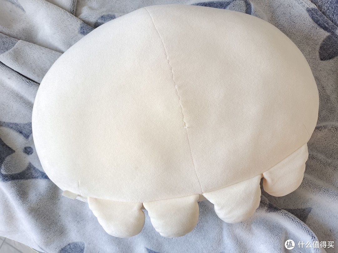 床上的大玩偶我选好啦～白白胖胖的大章鱼太可爱了！