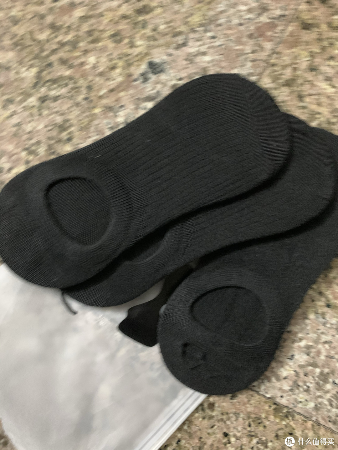 质量还不错的袜子，黑色最百搭。