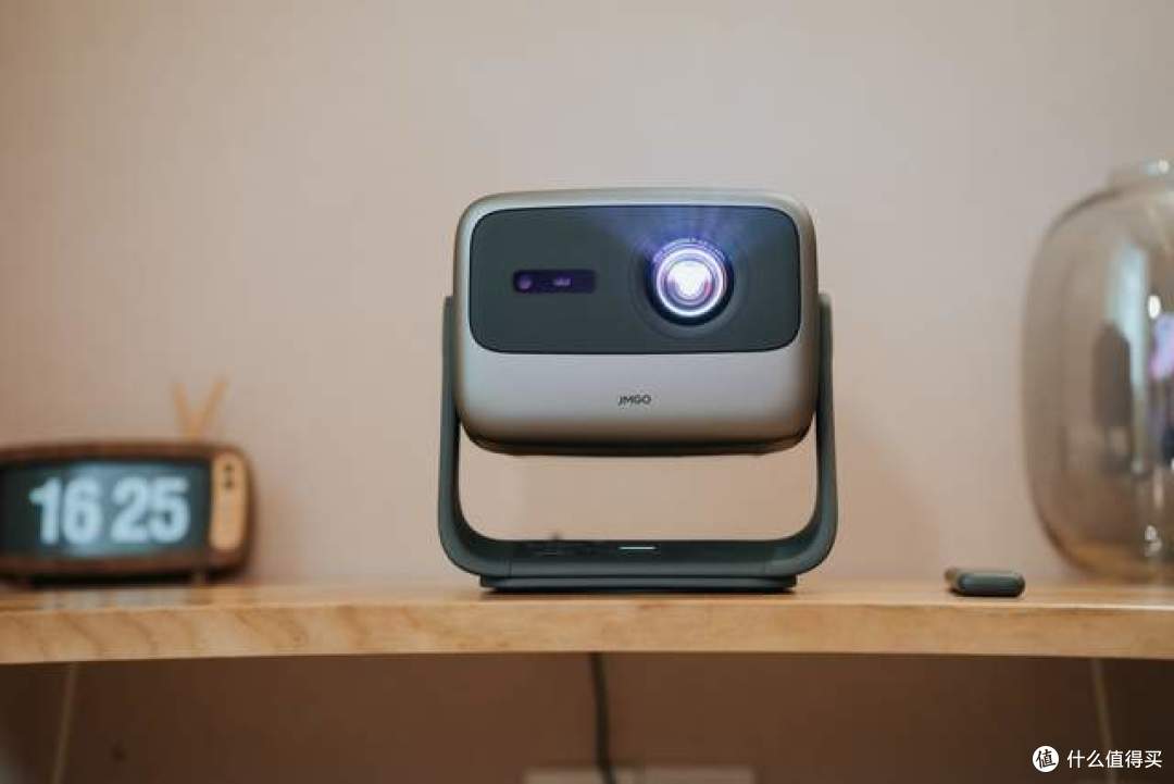 理想中的投影,坚果N1 Pro三色激光云台投影深度体验