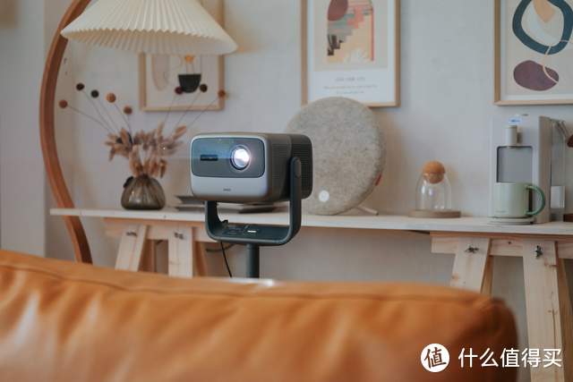理想中的投影,坚果N1 Pro三色激光云台投影深度体验