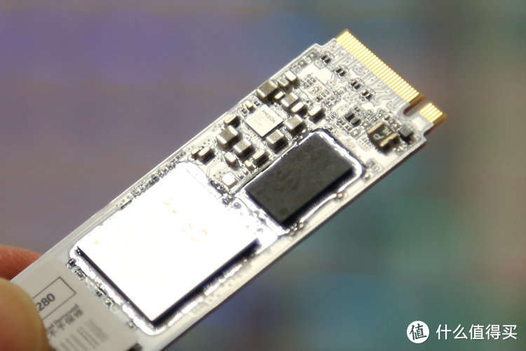 中速PCIE4.0固态之王：影驰HOF PRO 30 1TB SSD固态硬盘开箱评测