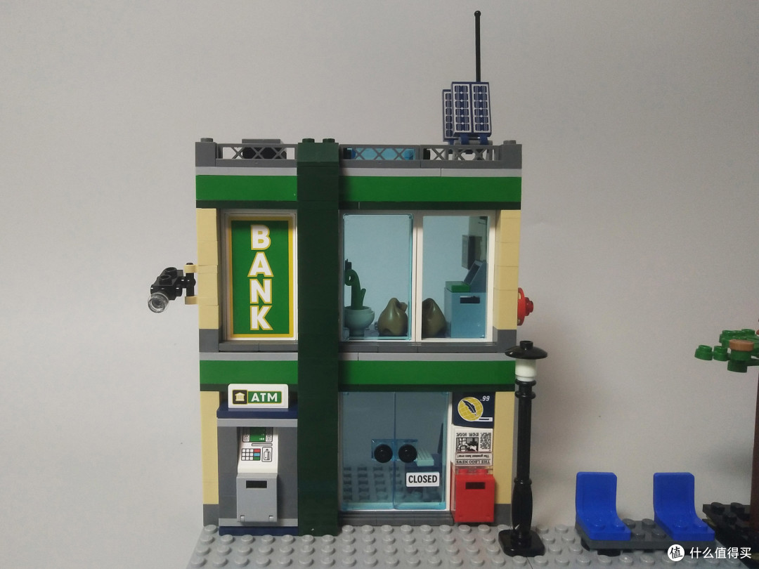 乐高城市组套装试玩警察大战银行抢匪保障乐高城市安全
