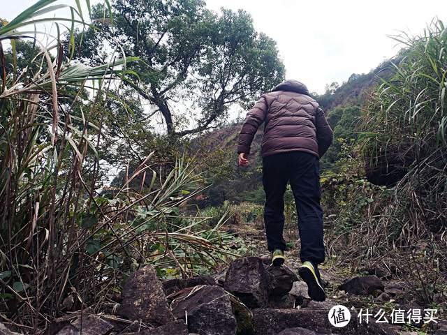 应对天气骤降，我选天石（HIGHROCK）羽绒服