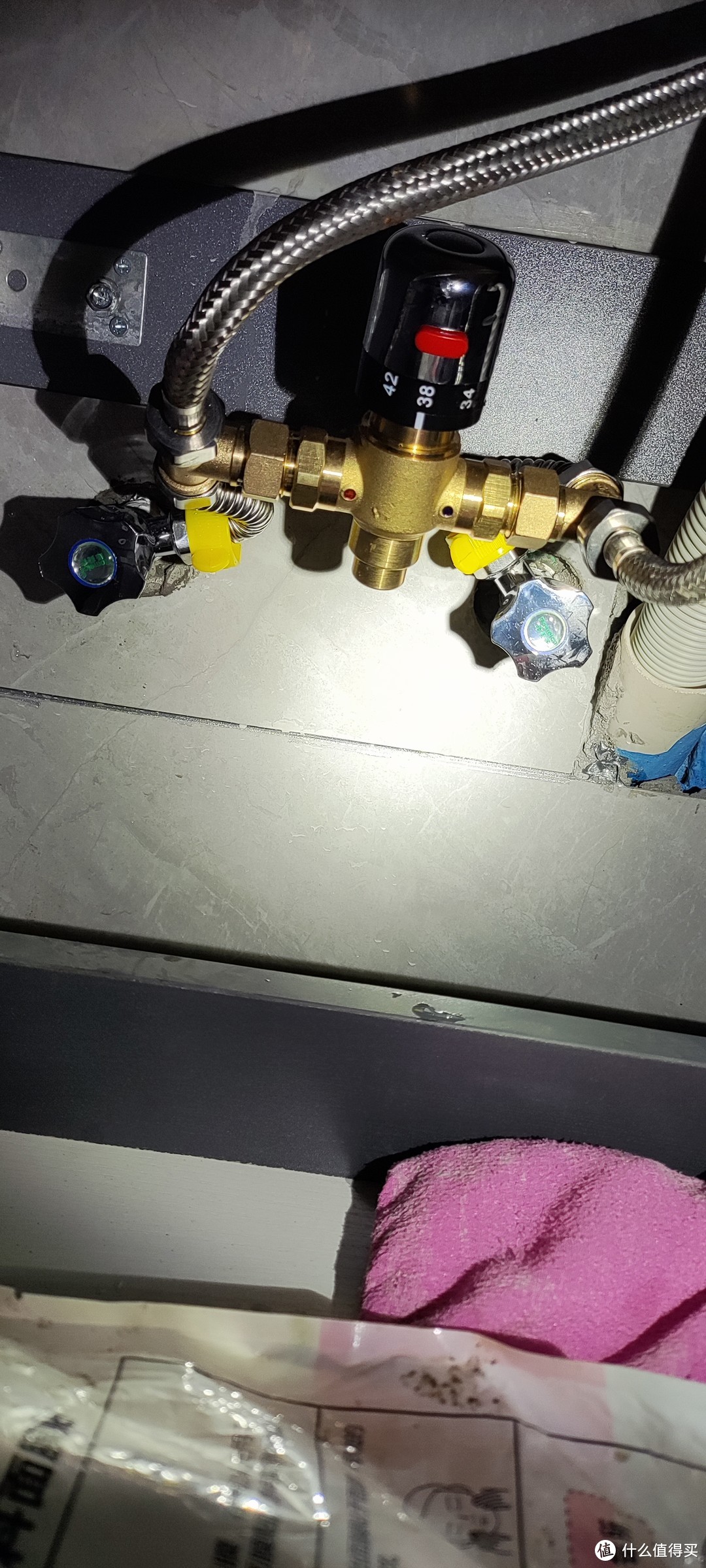 没有零冷水热水器无回水管使用增压泵实现零冷水