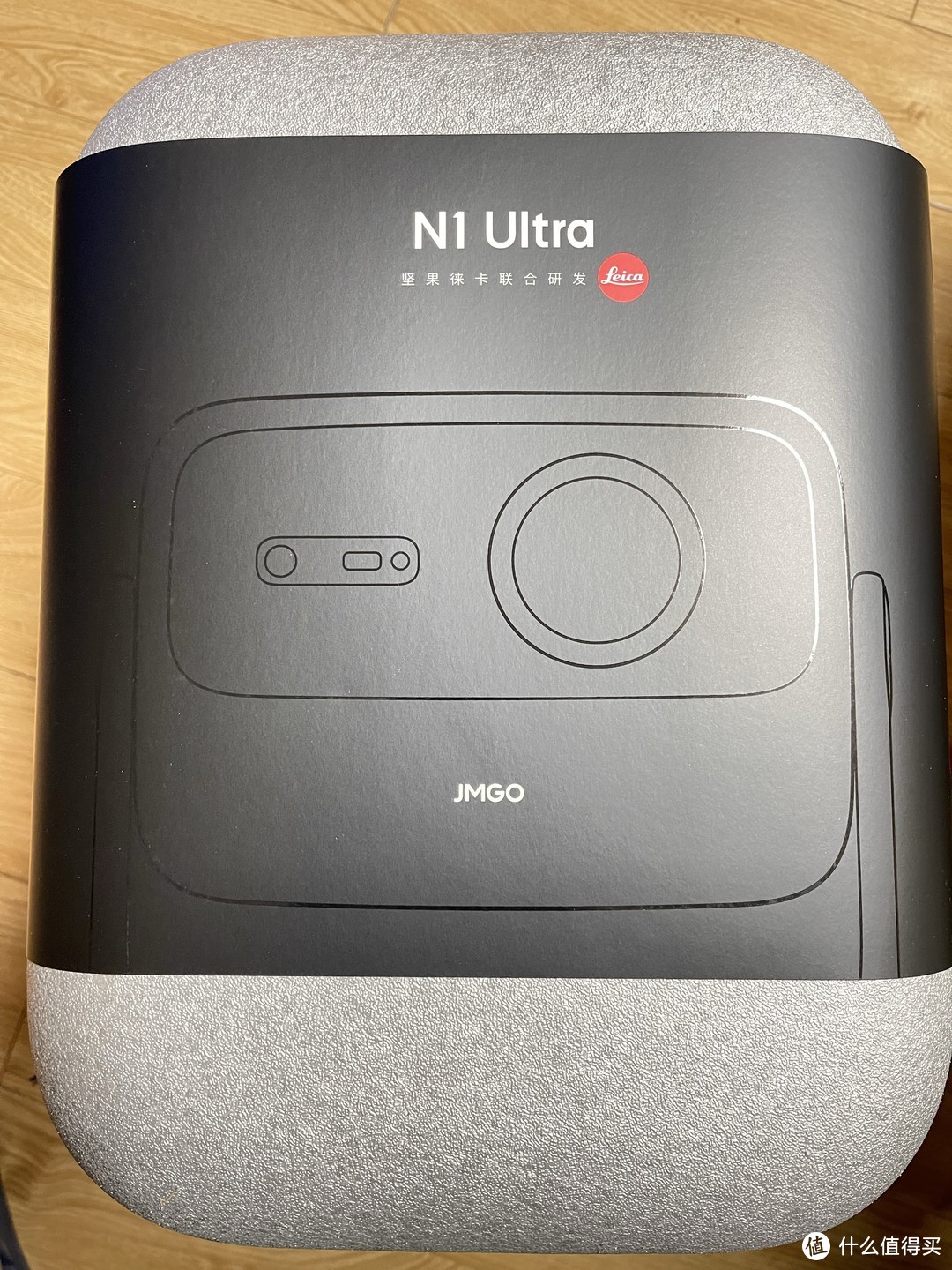 坚果 N1 Ultra 首发到手与极米 RS Pro2做一个 3色激光 和 3色LED 对比