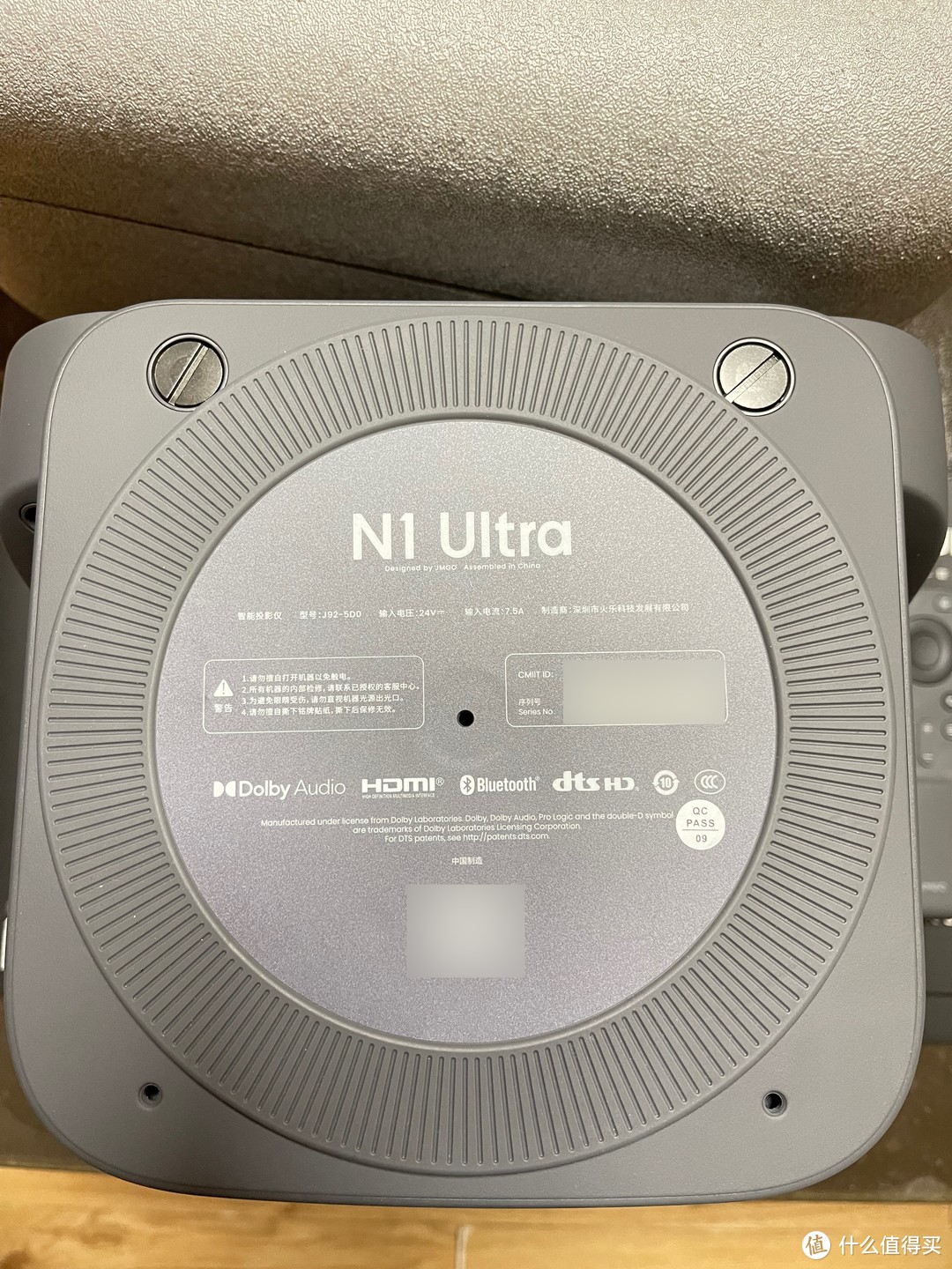 坚果 N1 Ultra 首发到手与极米 RS Pro2做一个 3色激光 和 3色LED 对比