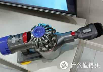 戴森V8小型手持无线吸尘器