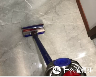 戴森V8小型手持无线吸尘器