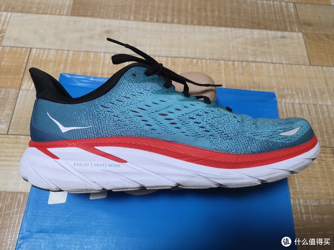 往复反转——HOKA ONEONE  Clifton 8