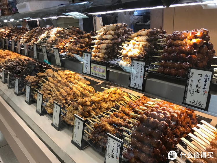 在鸡与牛同样珍贵的年代，一口一串的「烧鸟」如何成为日本民众最爱的街头小吃？