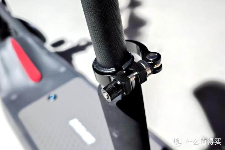 Bremer V10电动折叠滑板车：完美的代步工具