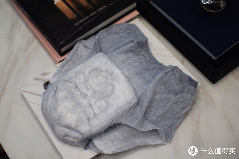 纯棉质地蕾丝小裤 苏菲裸感裤型卫生巾