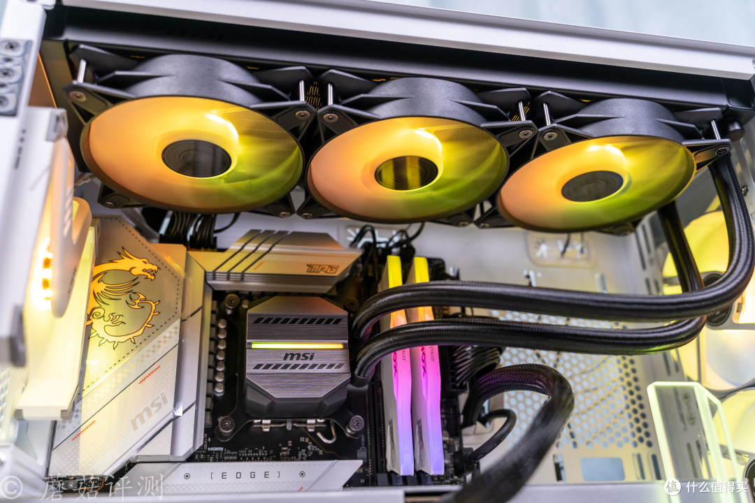 散热实力恐怖如斯,轻按默频13700k,微星(msi) m360迫击炮水冷散热器