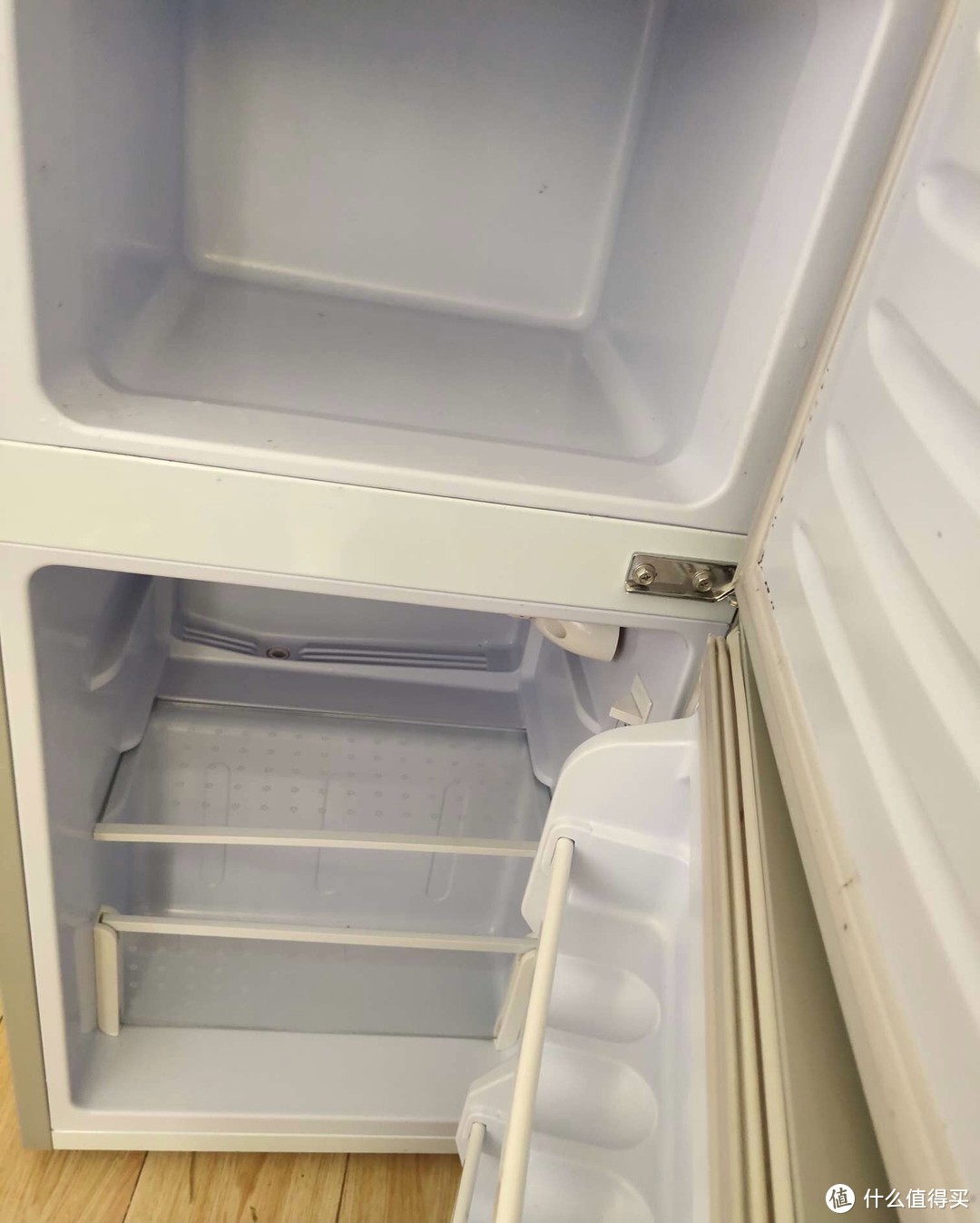 自己一个人生活的小型冰箱