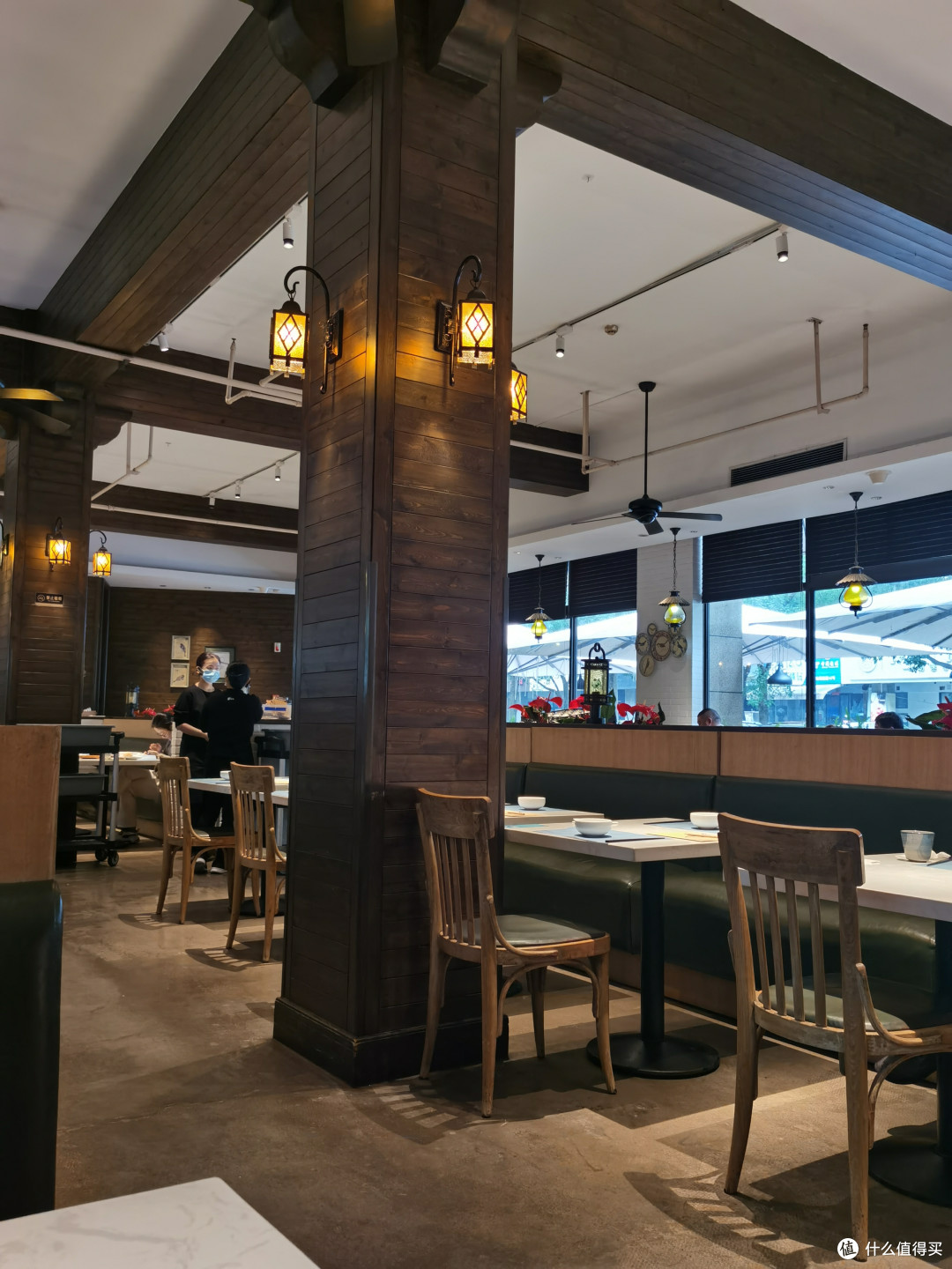 临海丨"鲜"就一个字,米其林餐厅新荣记旗下子品牌——荣小馆,平价好吃