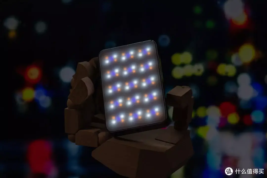 真正的口袋灯，便携布光新方案——斯莫格 RM75磁吸智能补光灯体验
