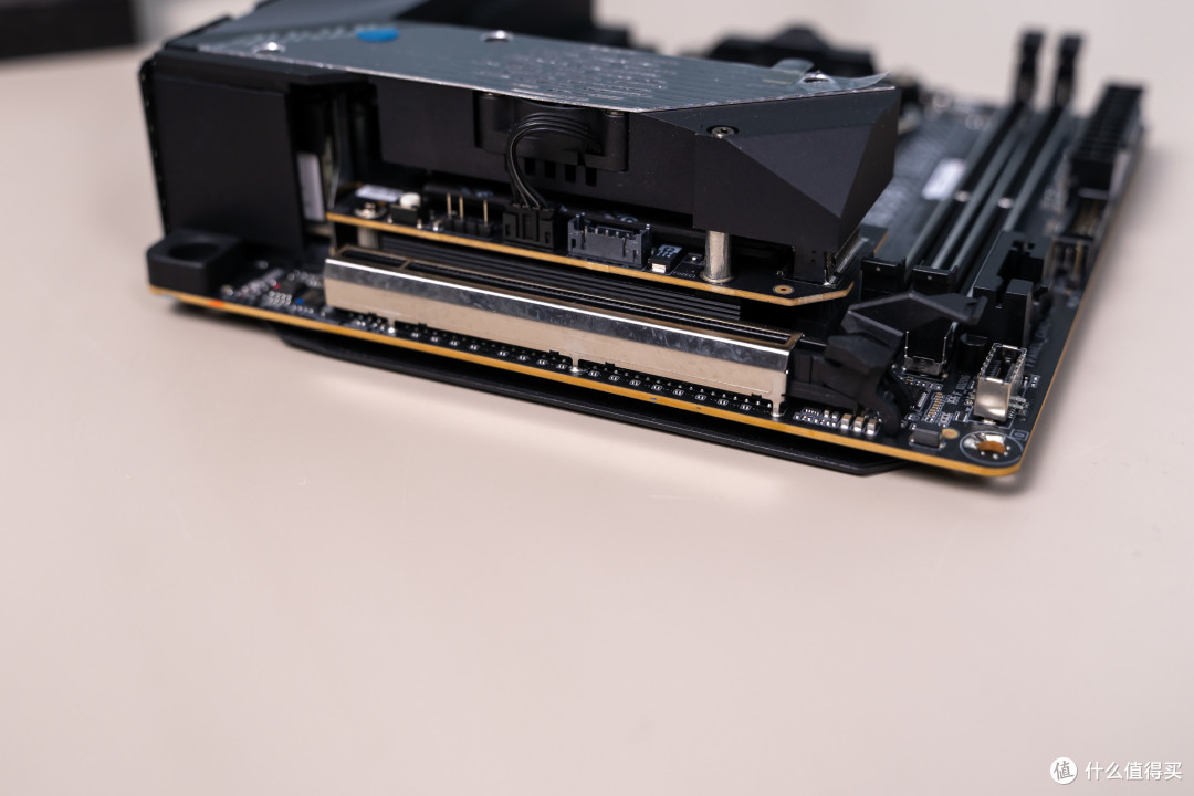 用料优秀接口丰富技嘉b650iaorusultra主板拆解