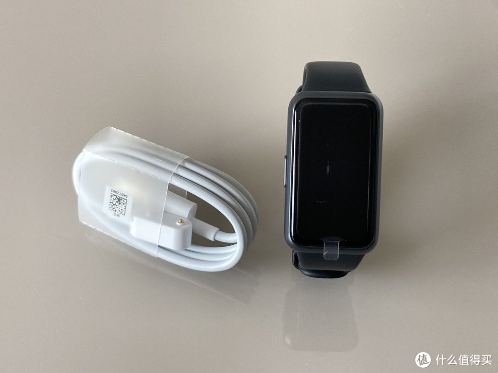 以10%的价格挑战Apple Watch的体验？华为手环7NFC版做到了几成？