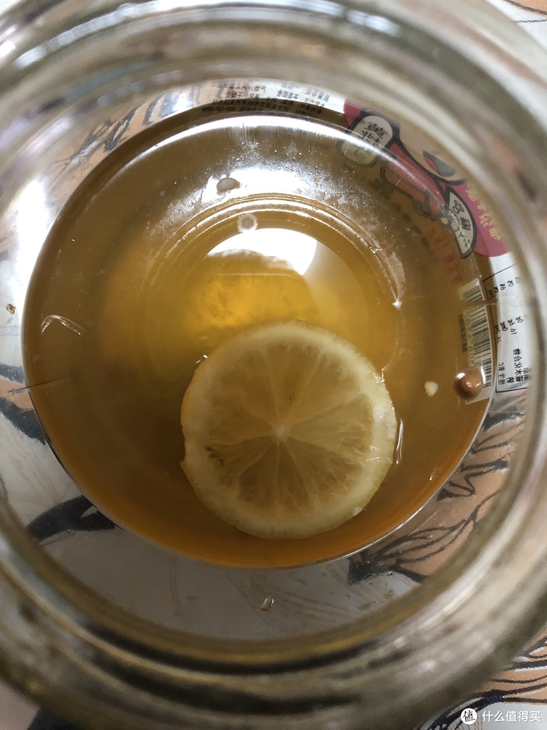 一次一片泡水，还可以再倒点柠檬蜂蜜汁