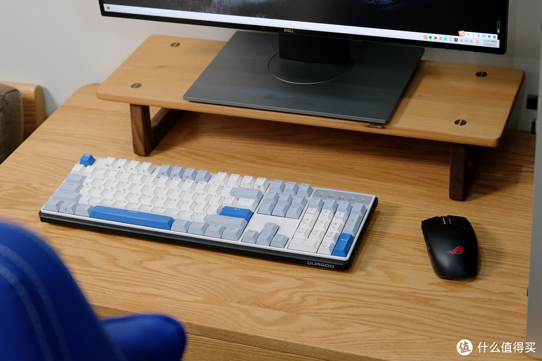 无线简洁的桌面，让杜伽K610w三模无线机械键盘来实现