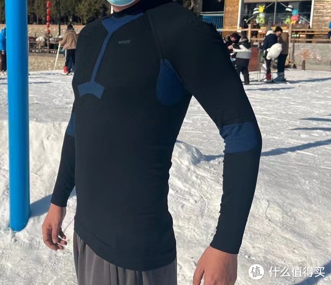 滑雪季指南：如何挑选一件适合自己的保暖速干衣