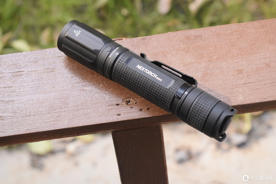 edc通勤务实之作纳丽德e52c通勤手电体验