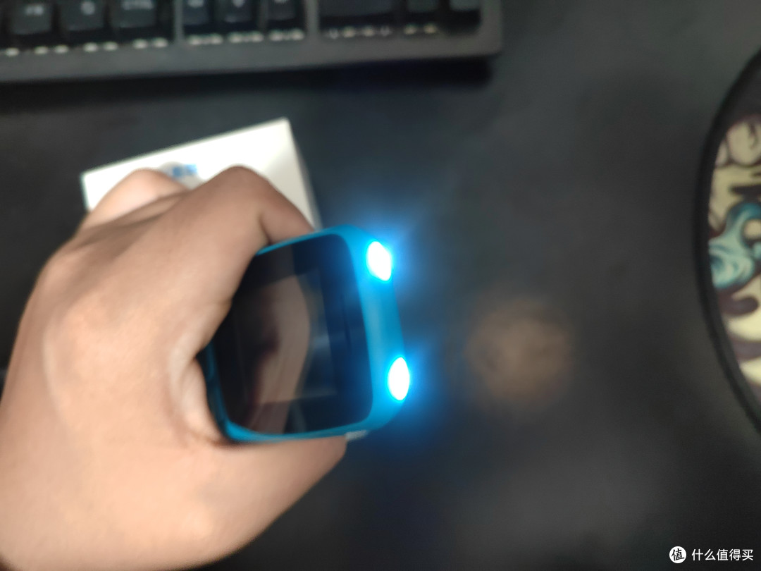 手电效果，支持按键快捷开关。