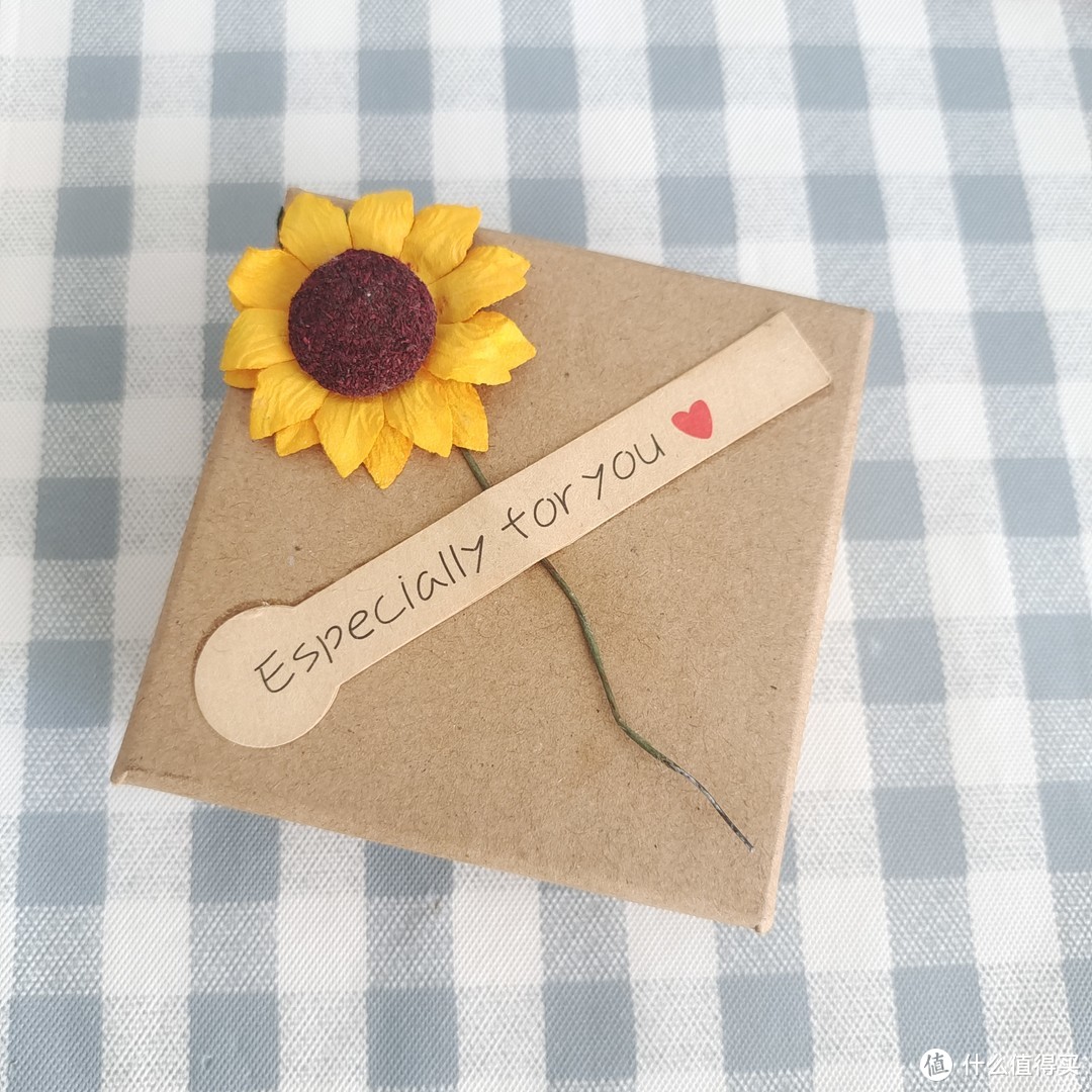 精致的礼品包装盒-热情似火的向日葵