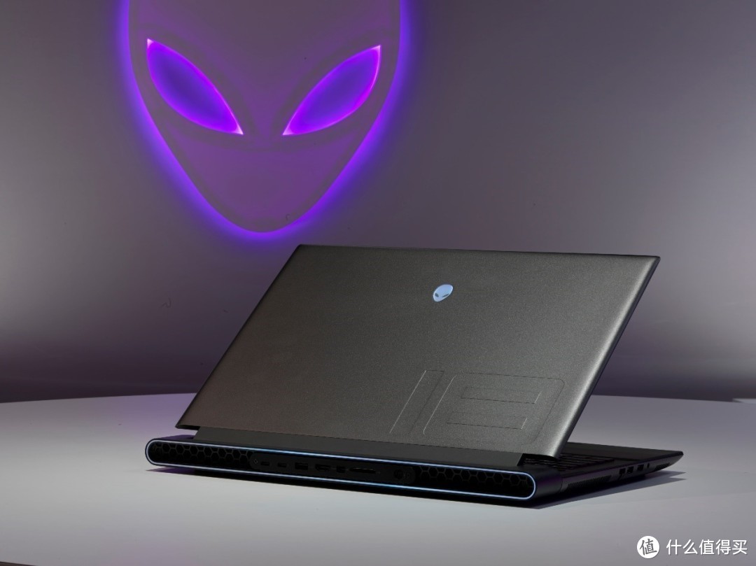 直击CES2023：外星人ALIENWARE重返18英寸笔记本，X系列大升级