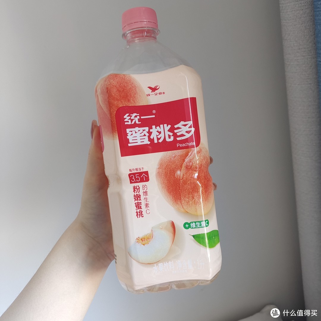 可以出门游玩携带的统一蜜桃多维C饮料