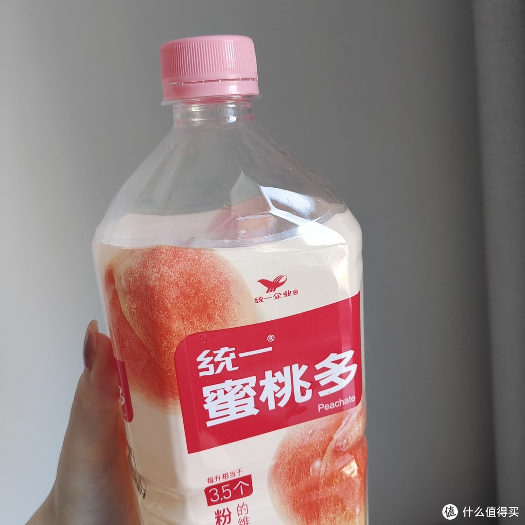 可以出门游玩携带的统一蜜桃多维C饮料