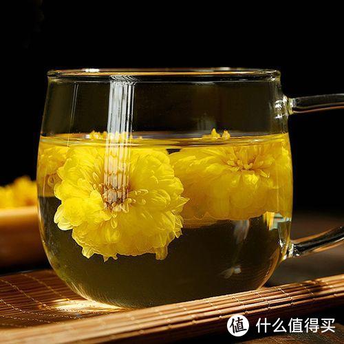 “夏饮茶，身体佳”，上了年纪的人，常喝3款菊花茶