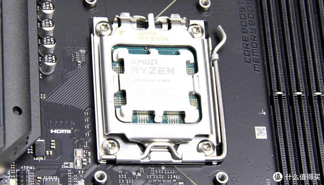 AMD发布三款7000X3D处理器，intel：麻烦又来了