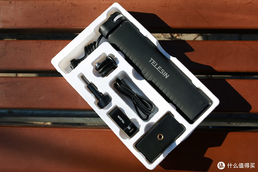 让摄影创作续航无忧，TELESIN全能充电自拍杆超实用体验