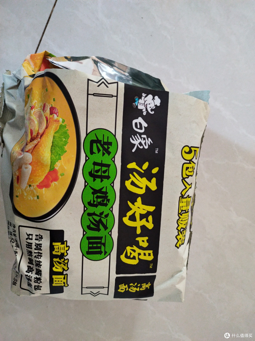 白象和某师傅方便面对比