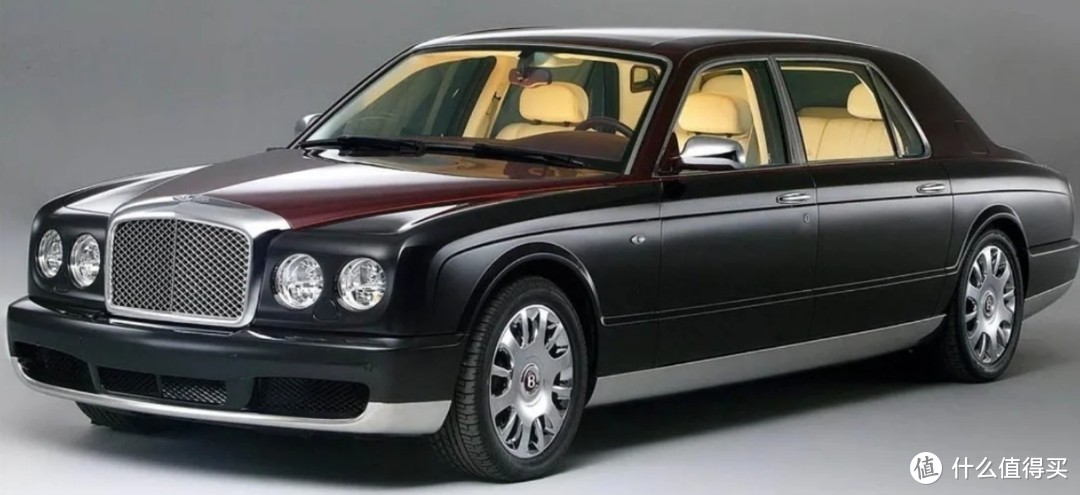 宾利（Bentley），最初因其赛车性能优秀而被欧洲贵族喜爱从而享有盛名。