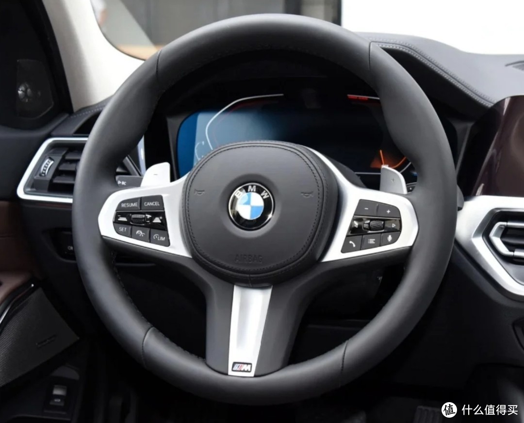 宝马（BMW），高德地图显示为最爱去商场的一款品牌汽车。