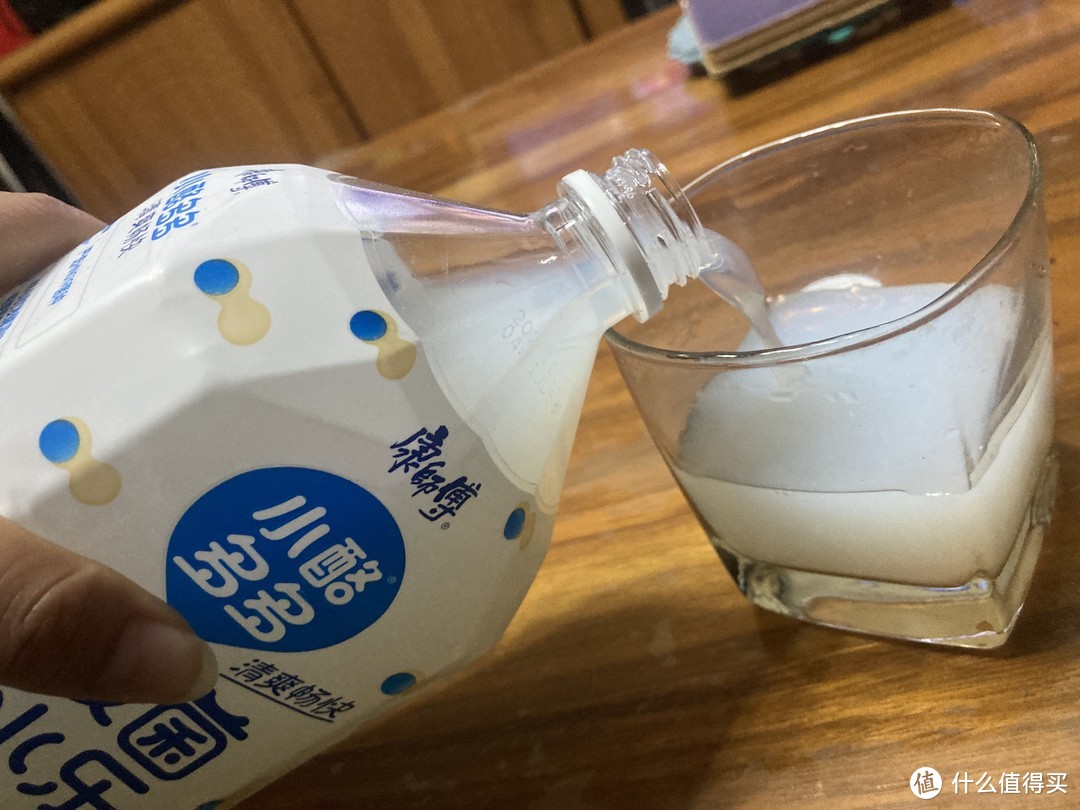 这个春节怎么过~饮料就要整这种清爽又解腻的，关键是这个容量对这个价格，是真的很实惠啊