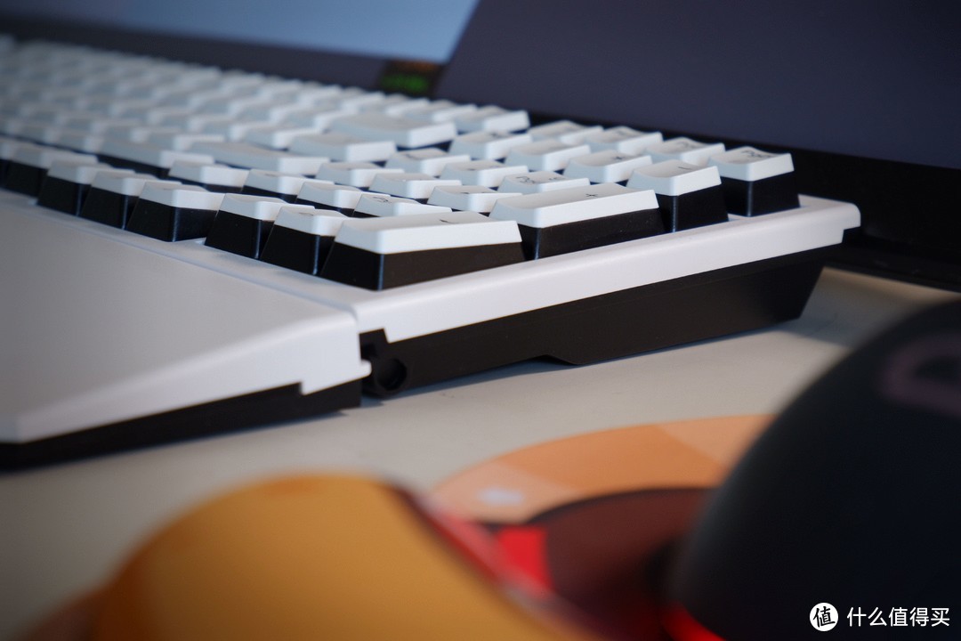 小桌面大配置-黑峡谷X4键盘体验
