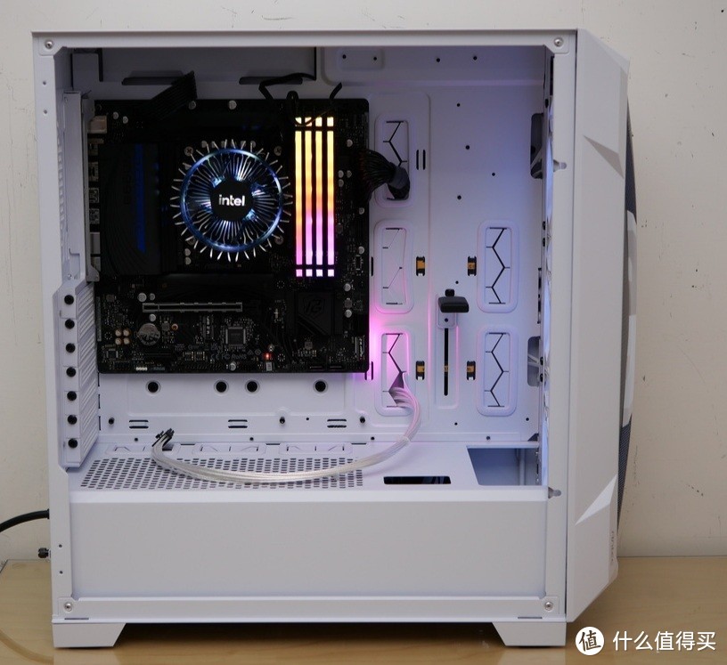 灰白 ＋ 网设计 安钛克 DP505 WHITE 中塔机箱