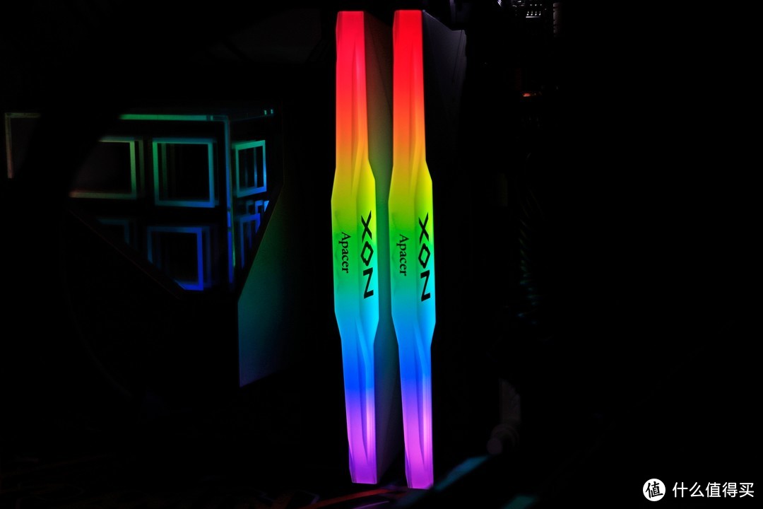 宇瞻暗黑女神 RGB DDR4 3600 16G*2，可不仅仅是漂亮，也有非常出色的性能！