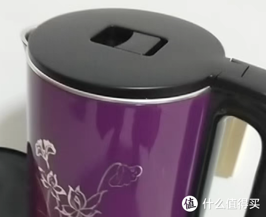 美观又实用的电水壶，家中必备的物品