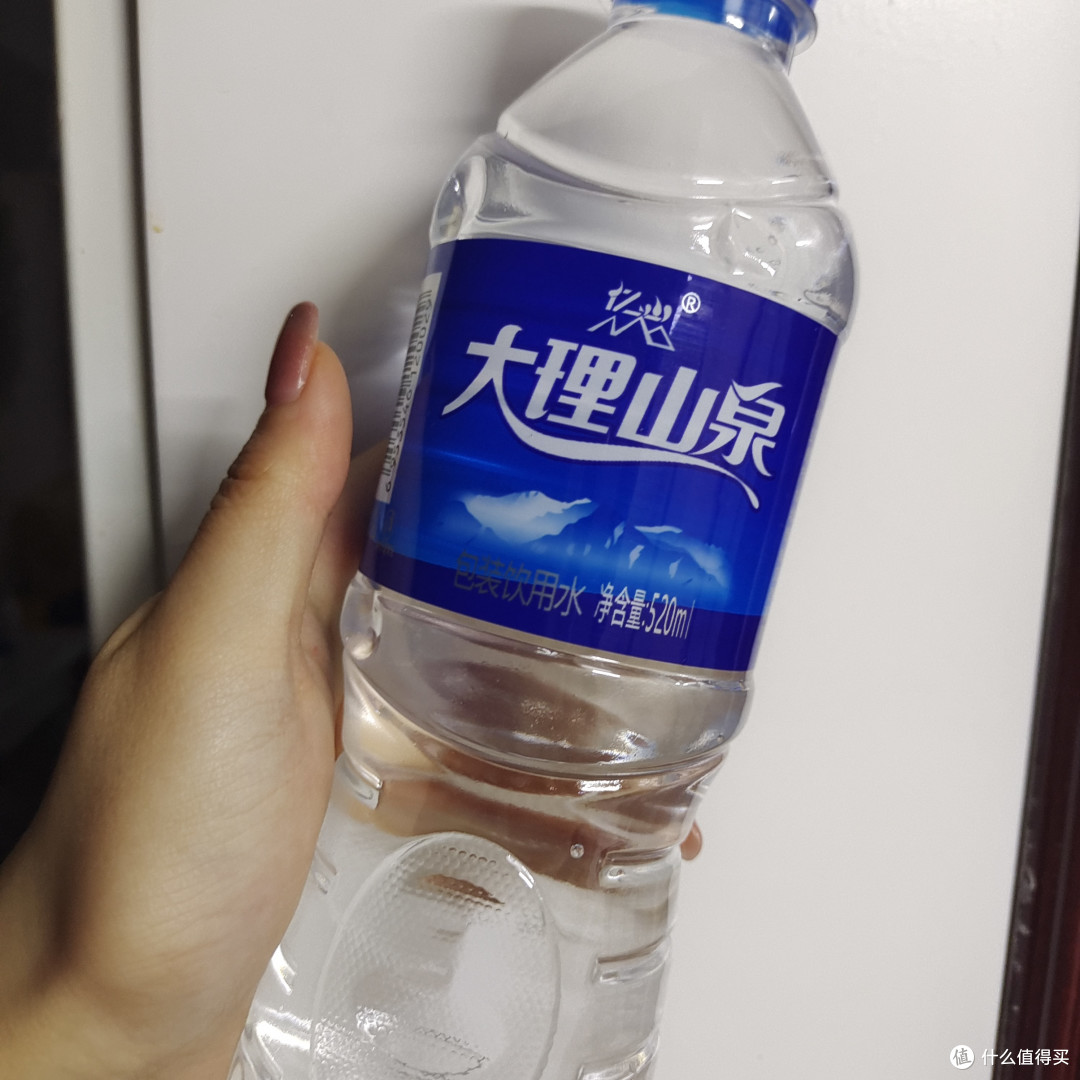 到大理旅游那当然要喝大理山泉啦