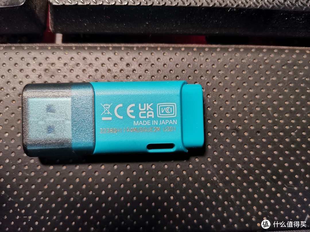 ​铠侠128GB隼闪蓝色USB3.2接口读写速率低进高出