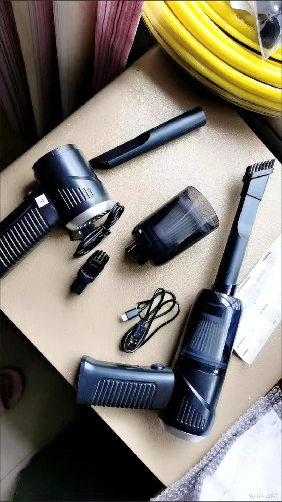 手持小型灰尘吸尘器