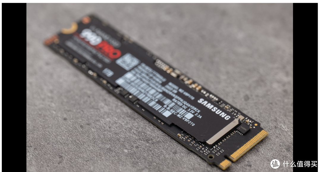 【潮电新年礼 - 年货节装机好物推荐 Ⅳ】三星 990 PRO SSD 评测：再攀 PCIe 4.0 的性能巅峰