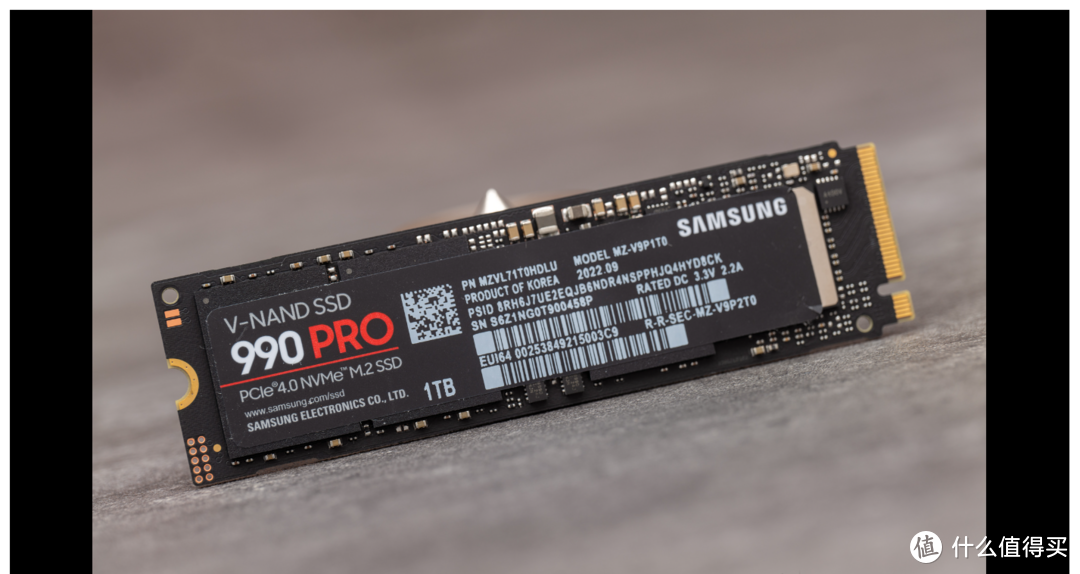 【潮电新年礼 - 年货节装机好物推荐 Ⅳ】三星 990 PRO SSD 评测：再攀 PCIe 4.0 的性能巅峰