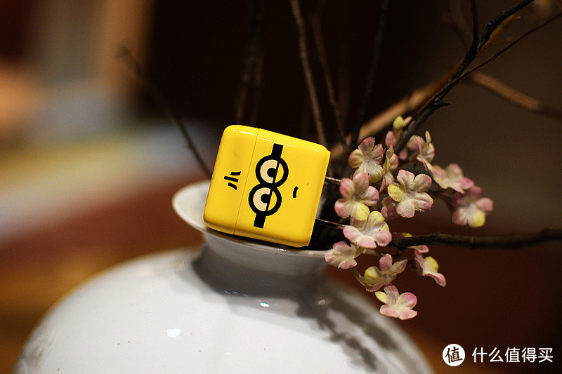 努比亚方糖 努比亚小黄人iPhone充电器