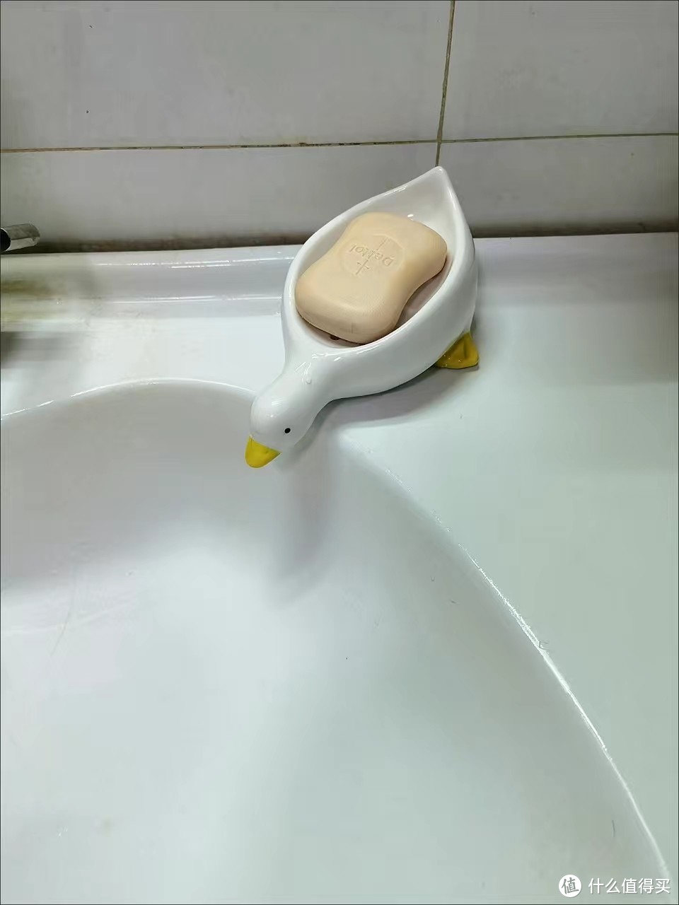 白色大鹅造型的肥皂沥水盒。