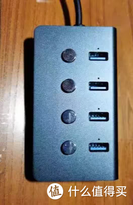 IOGear Dock Pro 是一款功能强大的多端口扩展坞，可为 USB-C 或雷雳机器添加 12 个端口